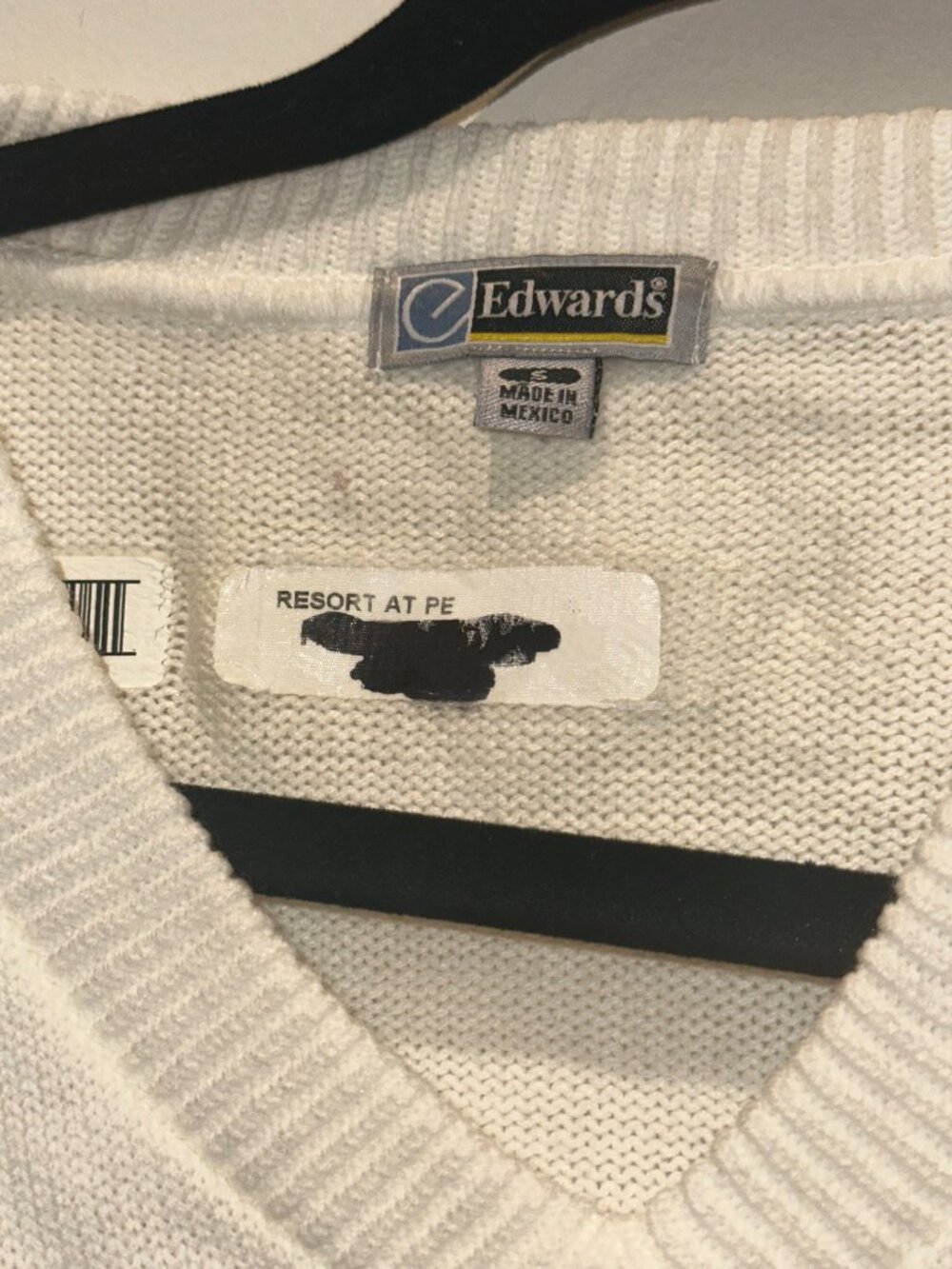 Pelican Hill resort White V-Neck Golf Sweater - Picture 4 of 5